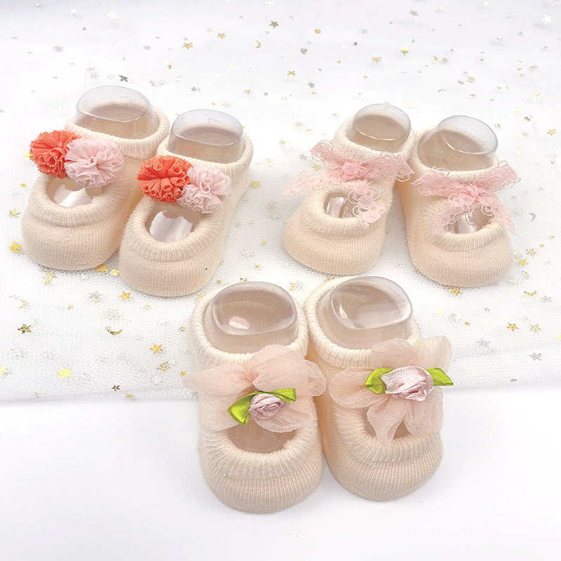 Baby clothing gift sets ideal for baby showers and new born baby occasions - SET B