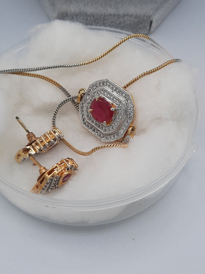 Magnifique arrangement de perles blanches pour boucles d'oreilles rondes et collier inspiré du tournesol