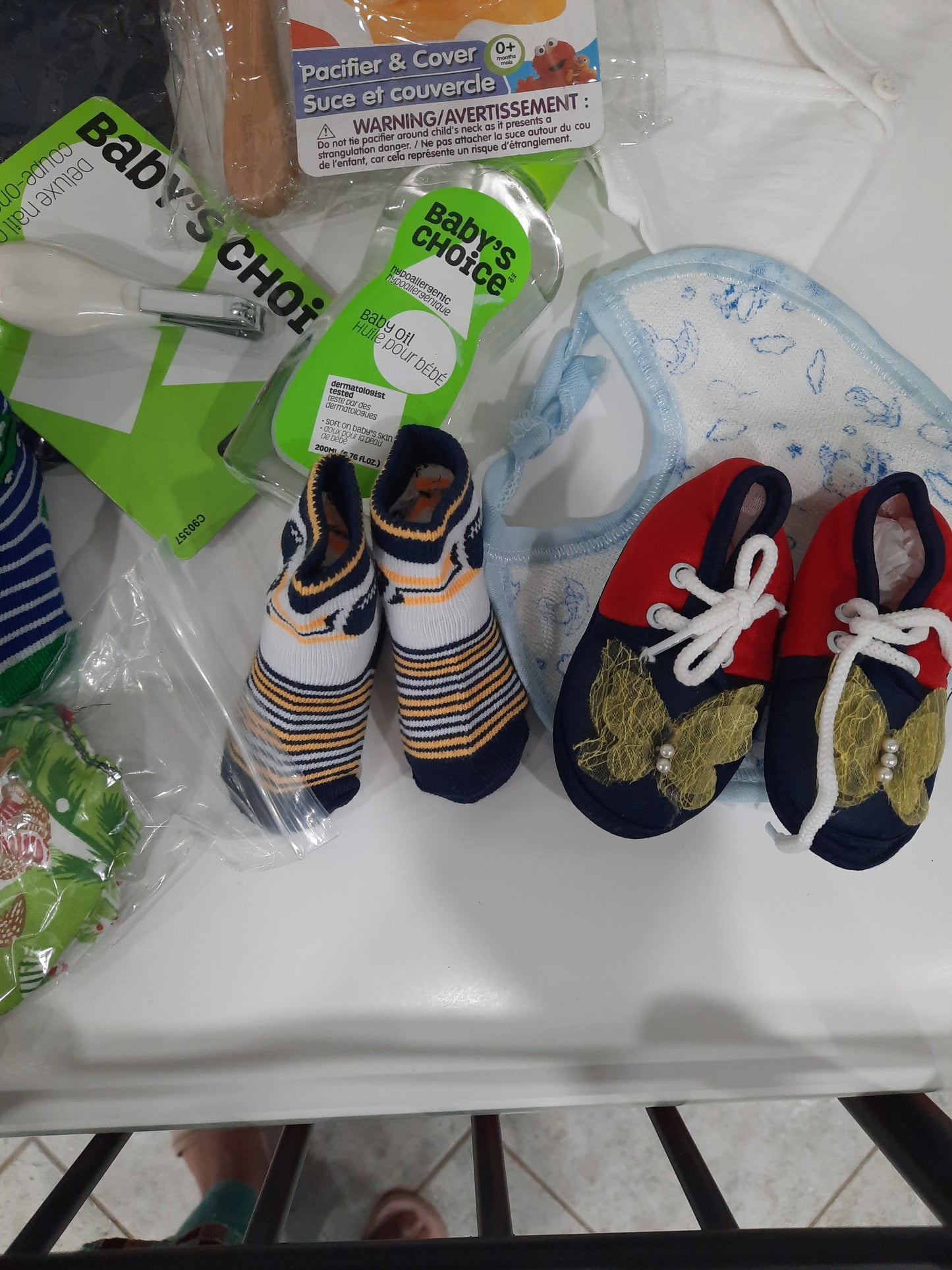 Baby clothing gift sets ideal for baby showers and new born baby occasions - SET E - NATASHAHS