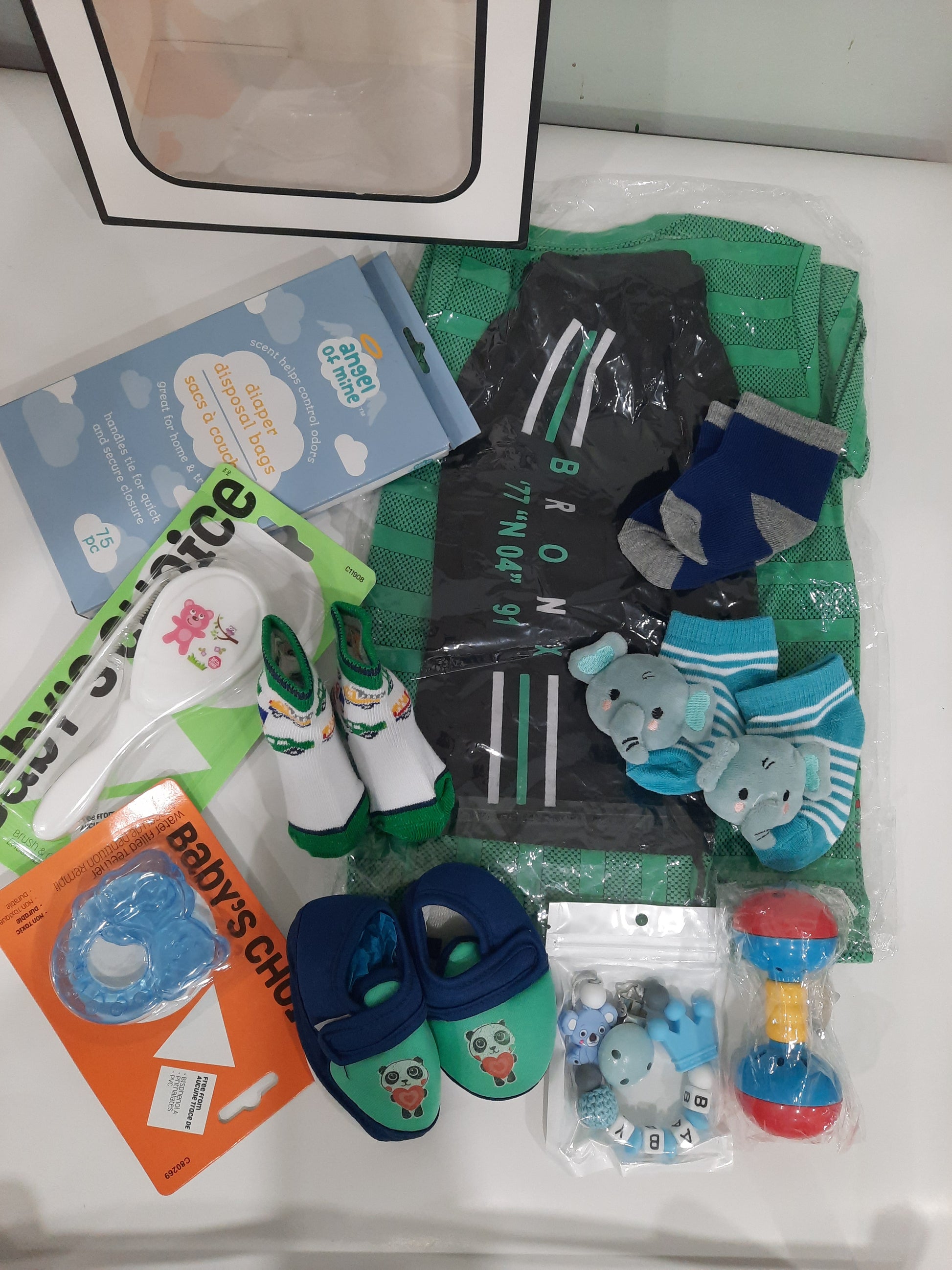 Baby clothing gift sets ideal for baby showers and new born baby occasions - SET G - NATASHAHS