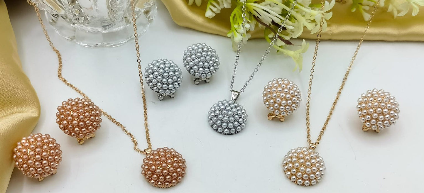 Beautiful white pearls arrangement for round earrings and necklace inspired by sunflower - NATASHAHS