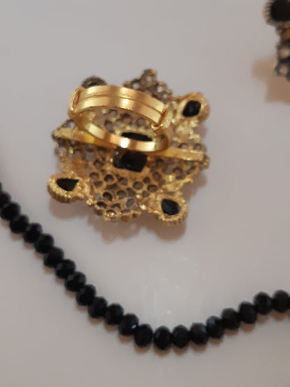 CHAMPAGNE FLOWER SHAPED GOLDEN BASE PENDANT SET - NATASHAHS