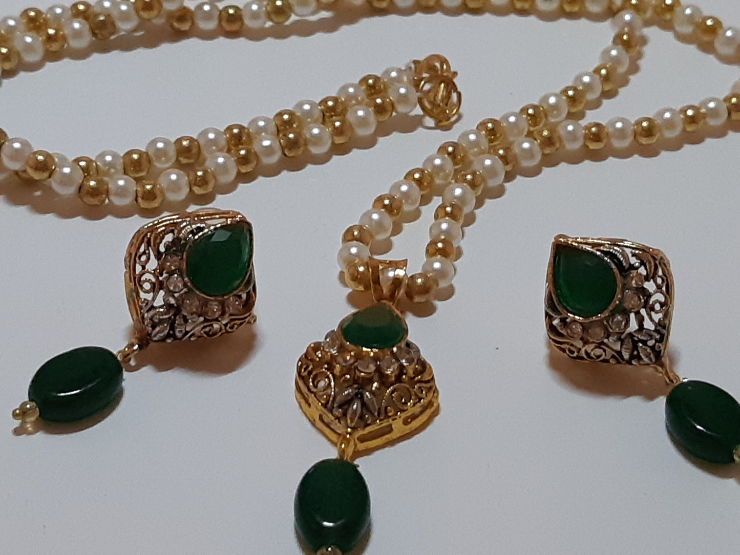 Green Golden Base Pendant Set - NATASHAHS