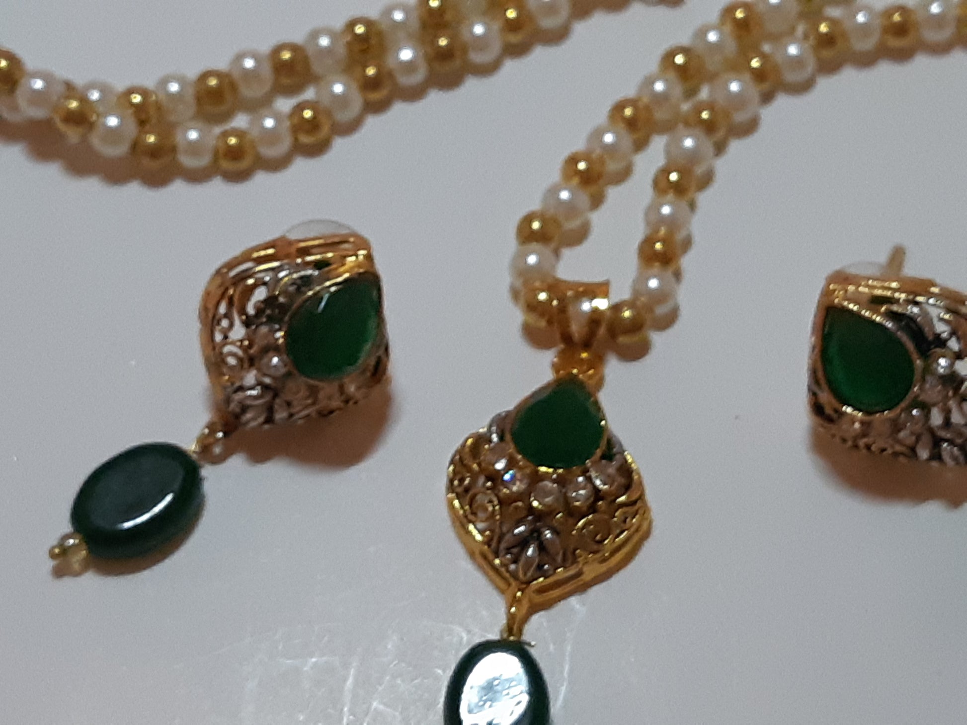 Green Golden Base Pendant Set - NATASHAHS
