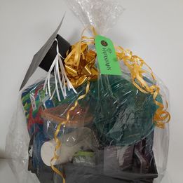 34 ITEMS value gift basket for student graduation NS-SGB006
