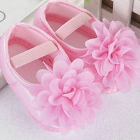 Baby shower gift basket for baby girl