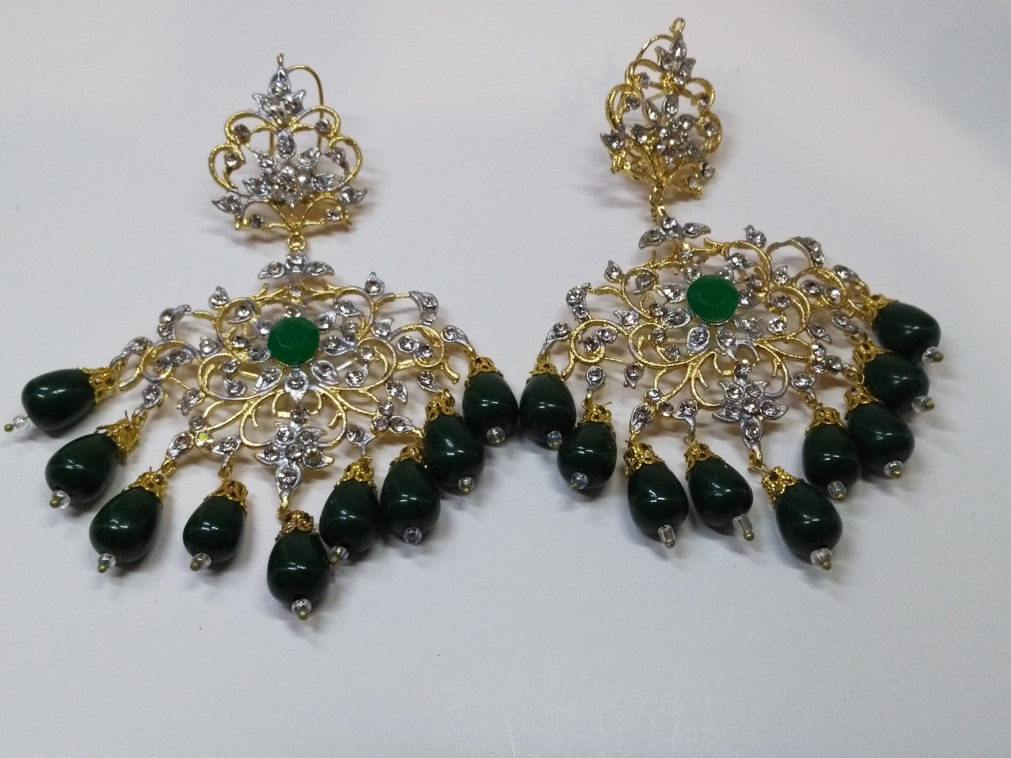 GREEN ROYAL STYLE EARRINGS FOR ROYAL PEOPLE - NATASHAHS