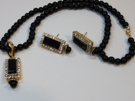 Glimpse in the Sun Golden Base Pendant Set - NATASHAHS