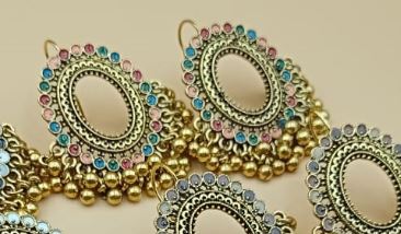 Round dish shaped earrings with golden bells - NATASHAHS